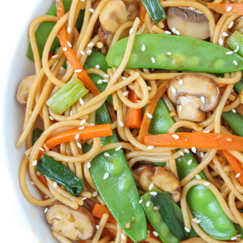 Asian Spaghetti with Garlic and Vegetables - The Garden Grazer